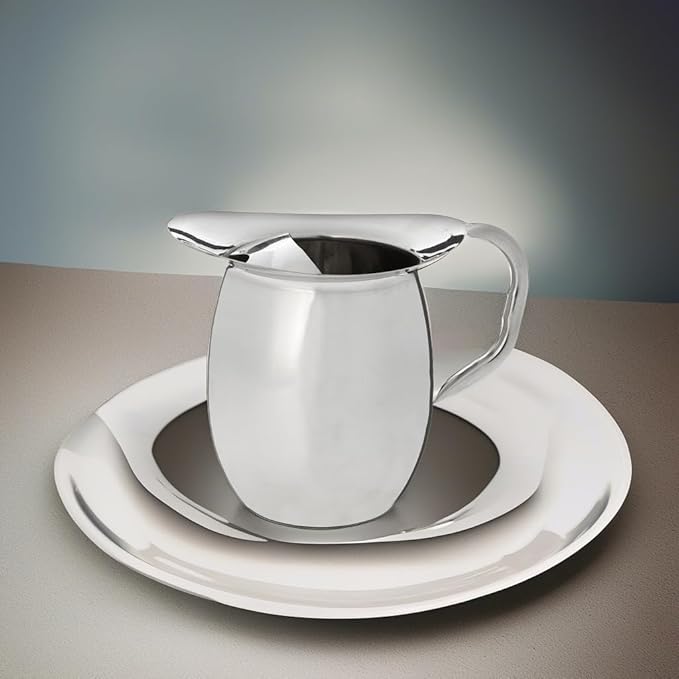 Winco WPB-2 Deluxe Bell Pitcher, 2-Quart, Stainless Steel, Medium - Image 3