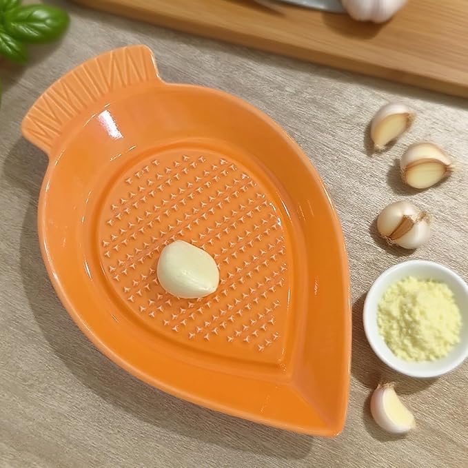 1PCS Carrot-Shaped Ginger Grater Ceramic Garlic Grinder Plate with Cleaning Brush Non-Slip for Kitchen Vegetables Gadget Ginger Garlic Spices (7.28"x4.45")