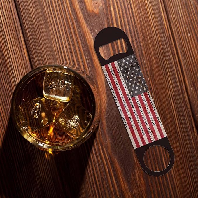 Usa Flag Stainless Steel Bottle Opener Pledge of Allegiance Written on A Weathered United States of America Flag Flat Beer Bottle Opener Keychain for Home Kitchen Bar Restaurant Party Gift