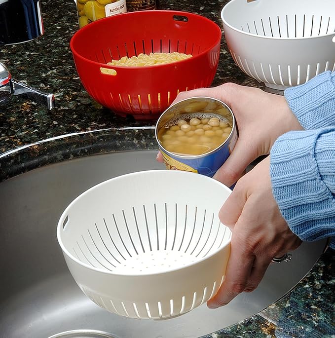 Hutzler Mini Food Colander Strainer, 6.25 Inch Diameter, BPA Free (Purple)