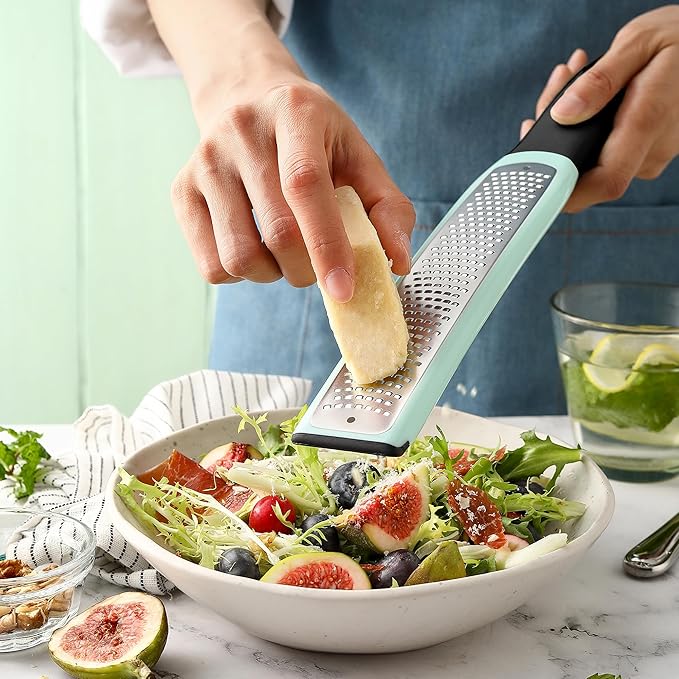 Spring Chef Premium Lemon Zester Grater with Handle - Fruit, Lime, Orange, Nutmeg, Garlic Grater - Heavy Duty Kitchen Tool - Stainless Steel Citrus Zester with Blade Cover - Fine Shred - Mint/Black - Image 7