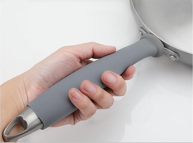 2 Pcs Heat-Resistant Pot Handle Silicone Cover, Non-Slip Pan Handle Sleeve, Easy to Install and Clean, for Cast Iron Skillet, Frying Pan (grey, M)