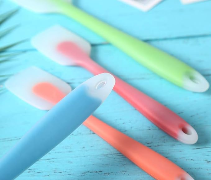 HiramWare Silicone Spatula Set of 4 - Heat Resistant Flexible Spatula 450F with Stainless Steel Core - Food Grade Premium Good Grip Kitchen Utensils - Seamless, Heavy Duty, BPA Free, Dishwasher Safe - Image 3