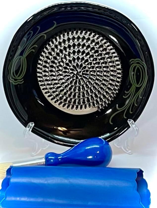 BonCera, All-in-one Premium Ceramic Garlic Grater Plate 4-Piece Set - Black Garlic Design - for Garlic, Ginger, Chocolate, and More! - Comes with 5.25" Plate, Peeler, Brush, and Stand