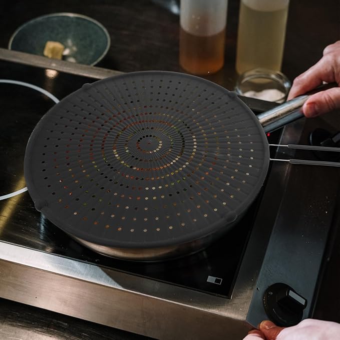 ABOOFAN 1pc Splatter Screen for 10-12'' Frying Pan, Assorted Color, Silicone Splatter Guard with Holes, Heat-Resistant Oil Splashing Cover for Frying, Cooking