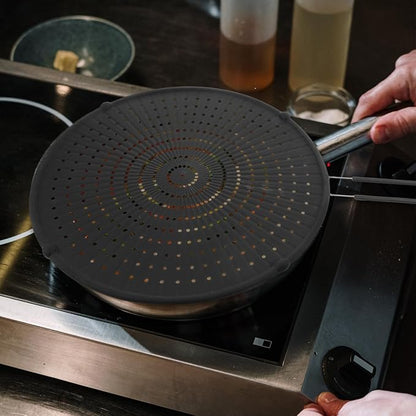 ABOOFAN 1pc Splatter Screen for 10-12'' Frying Pan, Assorted Color, Silicone Splatter Guard with Holes, Heat-Resistant Oil Splashing Cover for Frying, Cooking
