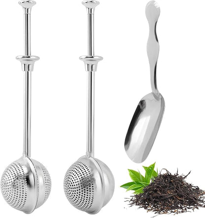 2pcs Powdered Sugar Shaker Duster Flour Dispenser Shaker with 18/8 Stainless Steel Spring-operated Handle Tea Strainer with 1 Scoop Teas Fine Mesh Tea Ball (COLOR:with 1 tea scoop)