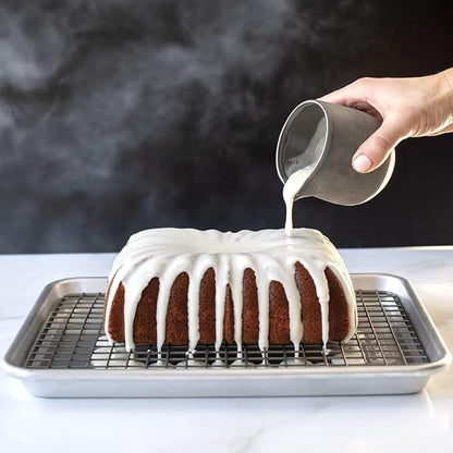 Nordic Ware Naturals® Quarter Sheet with Oven-Safe Nonstick Grid - Image 3