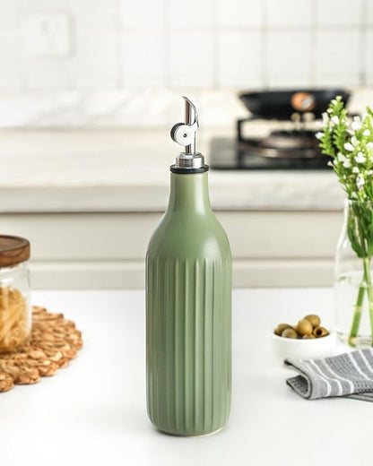 FE FUN ELEMENTS Olive Oil Dispenser Bottle, 19 oz Oil Dispenser for Kitchen and Vinegar Dispenser Bottle, Suitable for Vinegar, Coffee Syrups & Other Liquids, Green - Image 4