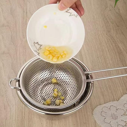 Stainless Steel Colander Fine Mesh Colander with Long Handle, Kitchen Metal Food Strainers with Resting Feet for Strain, Rinse, Fry, Steam or Cook Vegetables & Pasta & Wash fruits(COLOR:silver) - Image 9