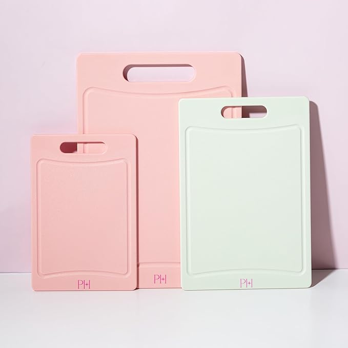 Paris Hilton Cutting Boards, Dual-Sided Cutting Board Set with Built-in Juice Grooves, Easy-Grip Handles, Heavy-Duty Plastic Made without BPA, Dishwasher Safe, 3-Piece Set, Pink and Cream - Image 8