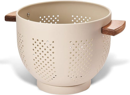 Metal Colander with Wood Handle and Stable Base, Powder Coated Steel Kitchen Strainer Basket for Draining Pasta, Vegetable and fruit(7quart,Sandyellow)