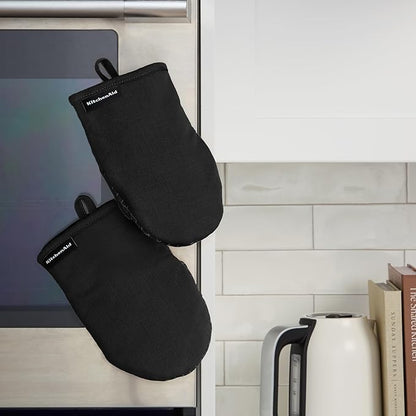 KITCHENAID Gourmet Series Gridlines Mini Oven Mitts 2-Pack Set, Heat Resistant up to 600°F, Soft Silicone Grip, Magnetic Cuff, Matte Black, 5.5"x9" - Image 5