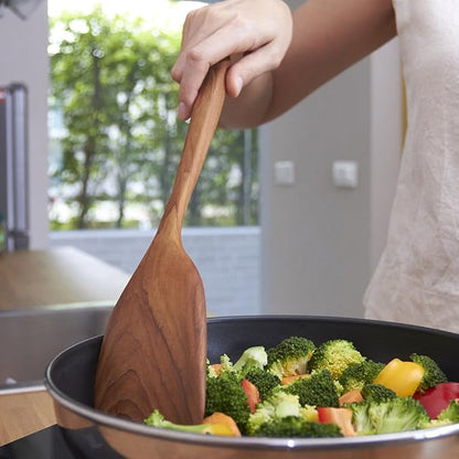 FAAY 13.5" Right-Hand Teak Spatula for Wok - Extra Wide 3.15" Head, Thin Edge Turner for Nonstick Pans, Coconut Oil Finish, Thai Handcrafted Wood - Image 4