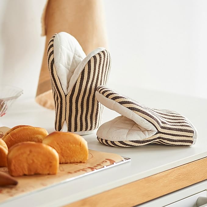 1 Pair Mini Oven Mitts,High Heat Resistant Oven Gloves,Kitchen Short Oven Mit with Hanging Loop for BBQ, Baking, Cooking and Grilling, (Khaki) - Image 5