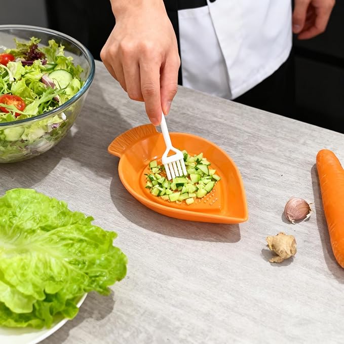 1PCS Carrot-Shaped Ginger Grater Ceramic Garlic Grinder Plate with Cleaning Brush Non-Slip for Kitchen Vegetables Gadget Ginger Garlic Spices (7.28"x4.45")