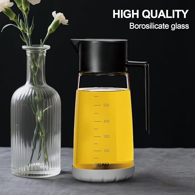 Olive Oil Dispenser Bottle for Kitchen with Leakproof and Dust Cover, Auto-Open & Close Glass Olive Oil Bottle with Non-Slip Bottom 600ml Cooking Oil and Vinegar Cruet Dispenser (Black)