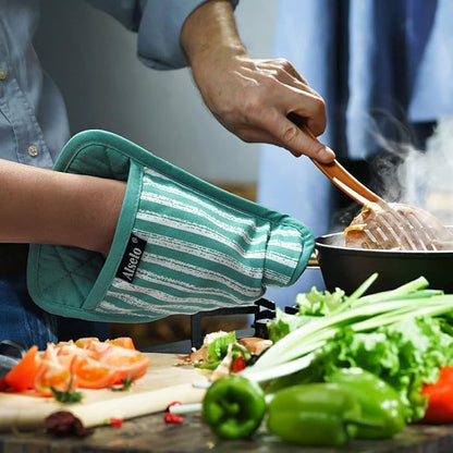 Alselo Silicone Pot Holders Set of 3 Heat Resistant & Non Slip Potholders, Professional Oven Hot Pads with Pockets Mitts for Kitchen Cooking Baking Barbecue - Image 6