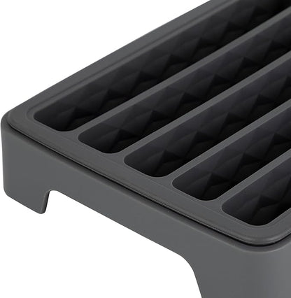 Tovolo Ice Cube Tray for Water Bottles Creates 5 Frozen Stick Tubes for Plastic & Reuseable Bottles, BPA Free Silicone Easy Release Water Bottle Ice Tray with Lid, Stackable Spill Proof Design