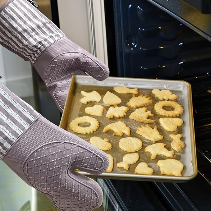Alselo Silicone Oven Mitts Heat Resistant 932℉ with Waterproof & Non-Slip Kitchen Mittens, Set of 2 Extra Long Oven Gloves with Soft Cotton Terry Lining for Baking Cooking Barbecue(2, Purple Mitts) - Image 8