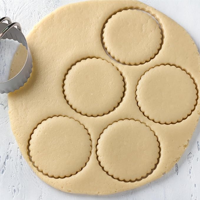 ALLTOP 5 Piece Round Biscuit Cutters with Handle, Stainless Steel Circle Cookie Cutter with Fluted Edge, Professional Baking Essential Tool for Pastry,Scone,Donut - Image 2