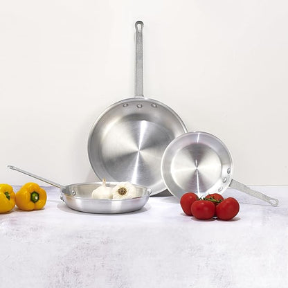 Winco Commercial-Grade Aluminium Fry Pan/Skillet, Satin Finish, 8"