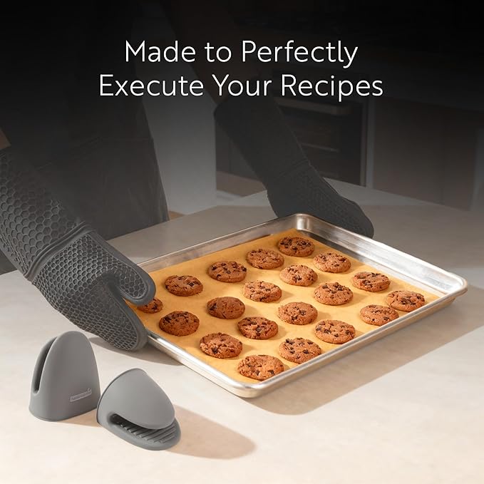 Restaurantware Comfy Grip 4.3 x 3.5 x 4.2 Inch Mini Oven Mitt Pot Holders 1 Food-Grade Finger Mitt Set - 2-Piece Set Oven-Ready Up To 446F Gray Silicone Pinch Mitts Ribbed Texture Dishwashable