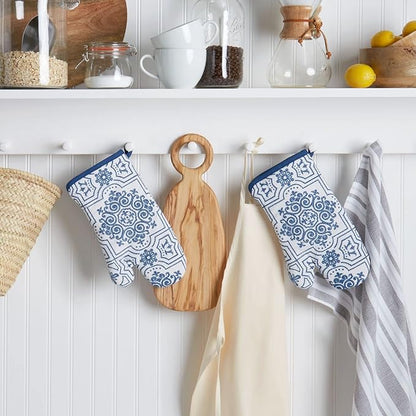 Martha Stewart Strie Medallion Oven Mitt 2-Pack Set, Navy Blue, 7"x13" - Image 2