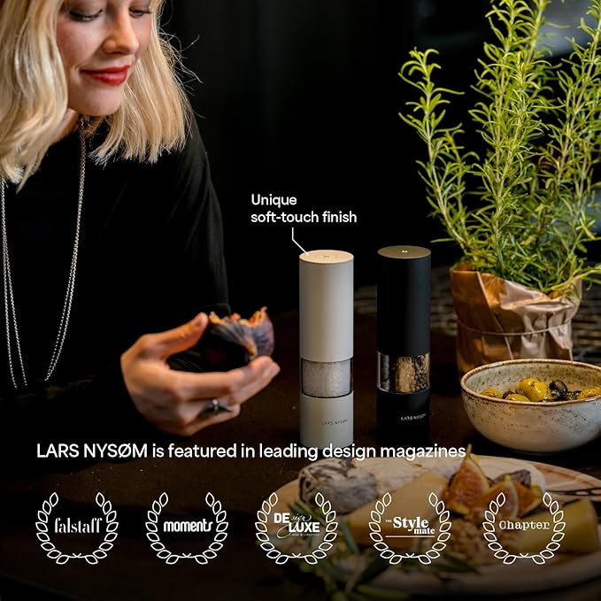 LARS NYSØM Electric Salt and Pepper Grinder Set I Automatic Salt and Pepper Mills with Adjustable Ceramic Grinder I USB Rechargeable Electric Spice Mill Set with LED Light (Black/White) - Image 5