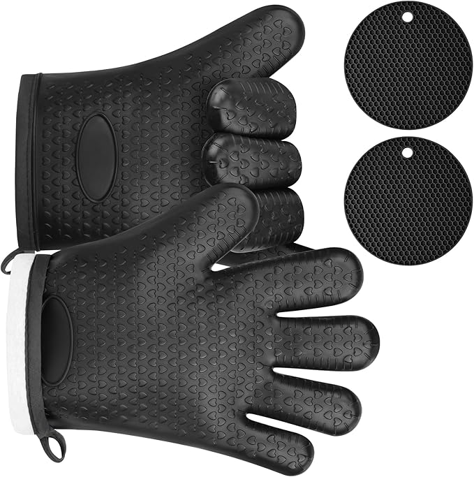 AUAUY Oven Mitts with 2 Pot Holders, Silicone Oven Gloves Heat Resistant 464°F, BBQ Gloves with Fingers, Non-Slip Oven Gloves, Cooking Gloves for Grilling Kitchen Baking Oven Microwave, Black by AUAUY