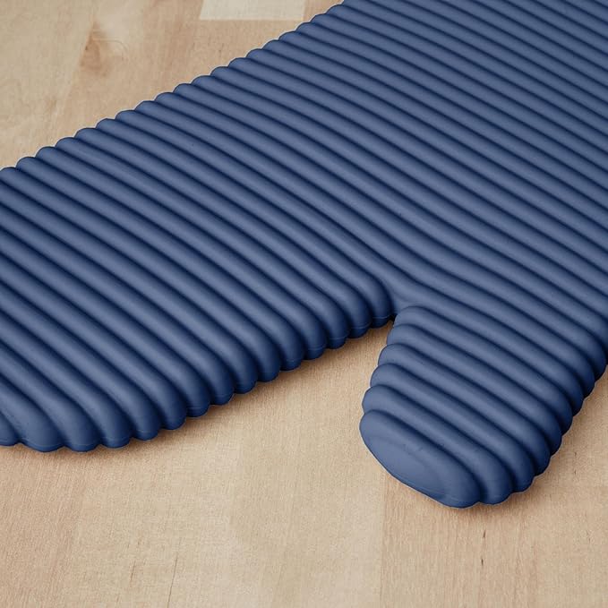 KITCHENAID Ribbed Soft Silicone Oven Mitt 2-Pack Set, 7.5"x13", Blue Willow - Image 4