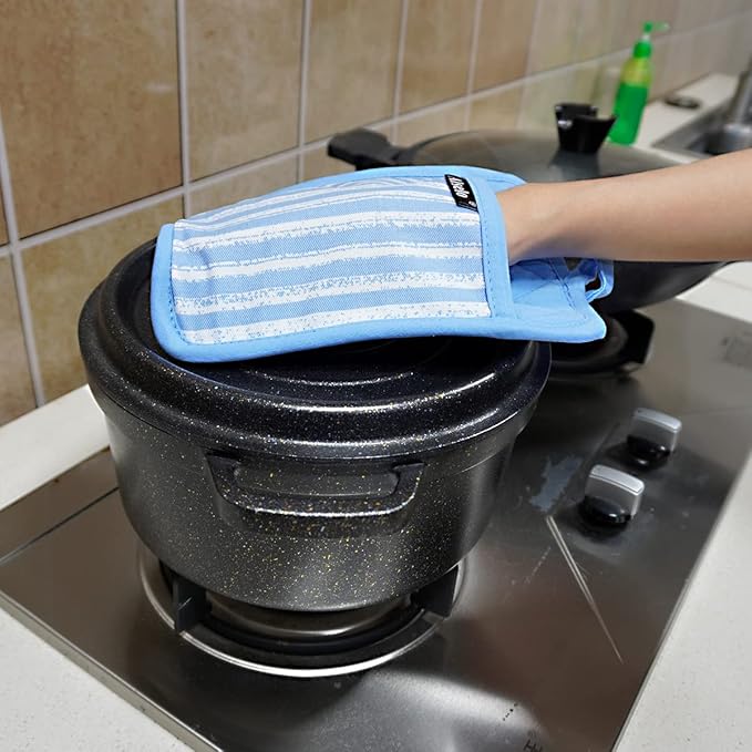 Alselo Silicone Pot Holders Set of 3 Heat Resistant & Non Slip Potholders, Professional Oven Hot Pads with Pockets Mitts for Kitchen Cooking Baking Barbecue (3, Blue) - Image 4