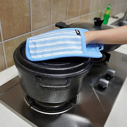 Alselo Silicone Pot Holders Set of 3 Heat Resistant & Non Slip Potholders, Professional Oven Hot Pads with Pockets Mitts for Kitchen Cooking Baking Barbecue (3, Blue) - Image 4