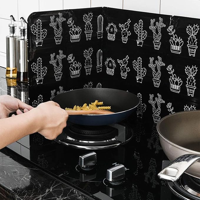 3 Sided Splatter Guard, Aluminum Grease Splatter Screen for Stove Top Foldable Oil Barrier Proof Splash for Kitchen Restaurant Use (Black)