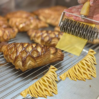 Lattice Cutter Pastry Tool, Stainless Steel Pastry Lattice Roller Cutter Wood Handle for Dough Pie Pizza Crust Bread Beef Wellington, Time-Saver Baking Tools