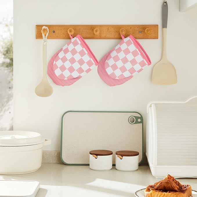 Ohocut Pink Checkered Mini Oven Mitts Heat Resistant, Vintage Retro Checkerboard Mini Silicone Oven Mitts Cute, Non-Slip Small Short Kitchen Oven Gloves Set of 2