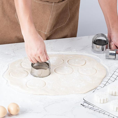 Husfunov Biscuit Cutter Set Wave Cookie Cutters with Handle 5 Pieces Stainless Steel Square Professional Baking Dough Tools for Cake - Image 3