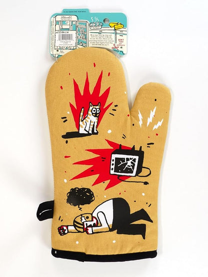 Blue Q It's a Great Day to Yell at Football Funny Oven Mitts - Cute Oven Mitts, Home Kitchen Gifts, Cooking Accessories, Super-Insulated Quilting, Natural-Fitting, 100% Cotton, Size 12.5" L x 7.5" W
