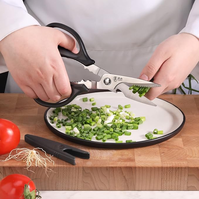 Cangshan 503343 9-inch Heavy-Duty Come-Apart Kitchen Shears with Guard - Image 8