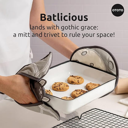 New - OTOTO Batlicious Oven Mitts and Pot Holders Sets - Heat Resistant Trivets for Hot Dishes, Cooking Goth Kitchen Decor, Cute Accessories, Pot Holders, Spooky Halloween Bat Moon Witchy Gifts