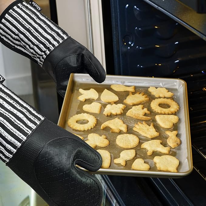 Alselo Silicone Oven Mitts Heat Resistant 932℉ with Waterproof & Non-Slip Kitchen Mittens, Set of 2 Extra Long Oven Gloves with Soft Cotton Terry Lining for Baking Cooking Barbecue (2, Black Mitts) - Image 8