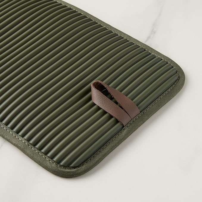 KITCHENAID® Evergreen Design Series Herringbone Ribbed Soft Silicone Pot Holders 2-Pack Set, Heat Resistant up to 500°F, Flexible & Waterproof, Deep Forest Green, 7"x10" - Image 5