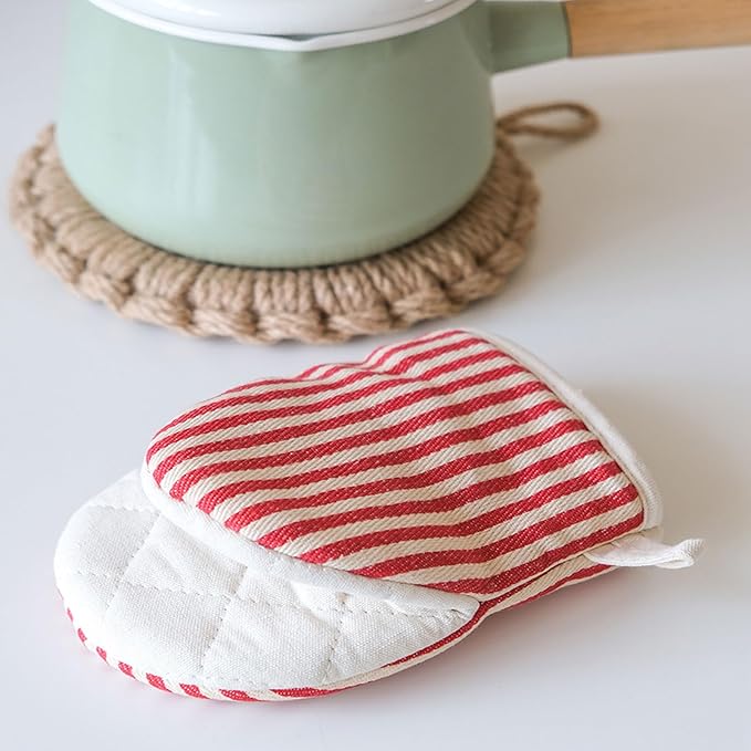 Mini Oven Mitts, Kitchen Oven Gloves Kitchen Mittens 500 Degrees Heat Resistant Baking Gloves with Hanging Loops Hot Gloves for Cooking, Baking (red) - Image 8