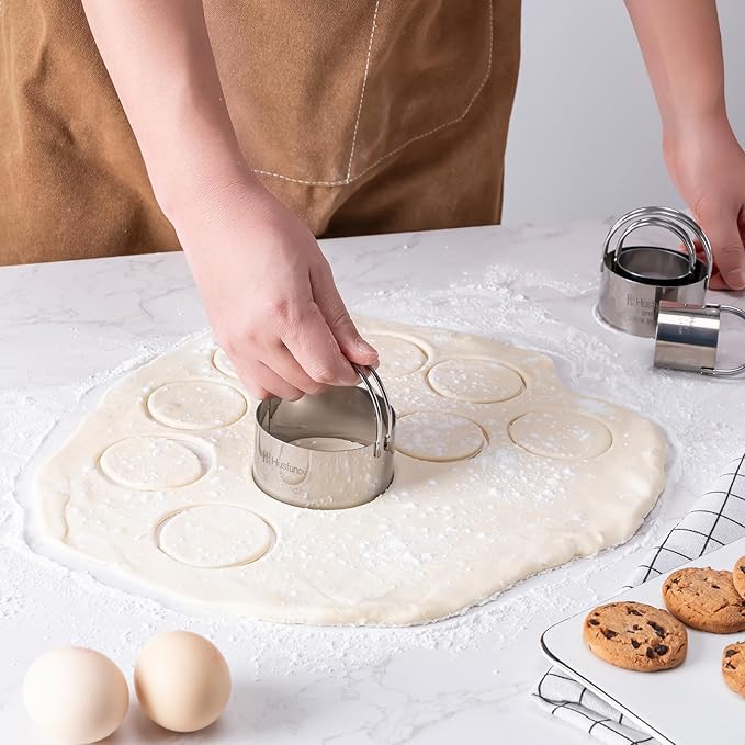 Biscuit Cutter Set Round Cookie Cutters with Handle 5 Pieces Stainless Steel Circle Professional Baking Dough Tools for Cake - Image 3