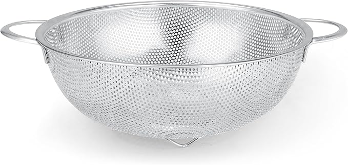 Gulex Colander Stainless Steel 3-Quart, Metal Strainer with Base, Strainer for Kitchen Food, Dishwasher Safe by Gulex