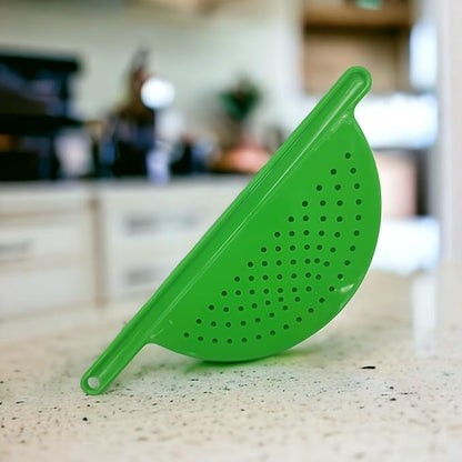 Handy Housewares Handheld Plastic Pot Drainer, Noodle & Pasta Strainer with Handle - Fits up to 9" Pots - Green