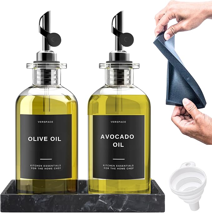 Verspace - Clear Glass Olive Oil Dispenser Bottles For Kitchen With Silicone Tray & 40 Labels, Soy Sauce Dispenser, Coffee Syrup Dispenser, Olive Oil Bottles Set Of 2, Black by Verspace