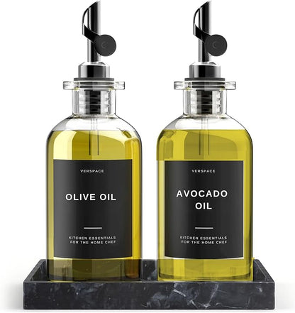Verspace - Clear Glass Olive Oil Dispenser Bottles For Kitchen With Silicone Tray & 40 Labels, Soy Sauce Dispenser, Coffee Syrup Dispenser, Olive Oil Bottles Set Of 2, Black 500ml / 17oz by Verspace