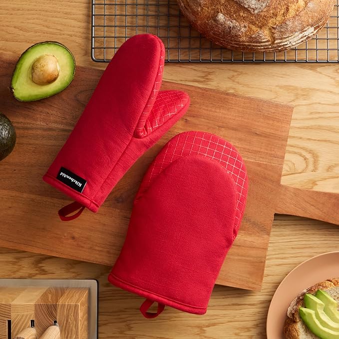 KITCHENAID Gourmet Series Gridlines Mini Oven Mitts 2-Pack Set, Heat Resistant up to 600°F, Soft Silicone Grip, Magnetic Cuff, Passion Red, 5.5"x9" - Image 2