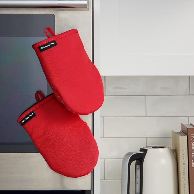 KITCHENAID Gourmet Series Gridlines Mini Oven Mitts 2-Pack Set, Heat Resistant up to 600°F, Soft Silicone Grip, Magnetic Cuff, Passion Red, 5.5"x9" - Image 5
